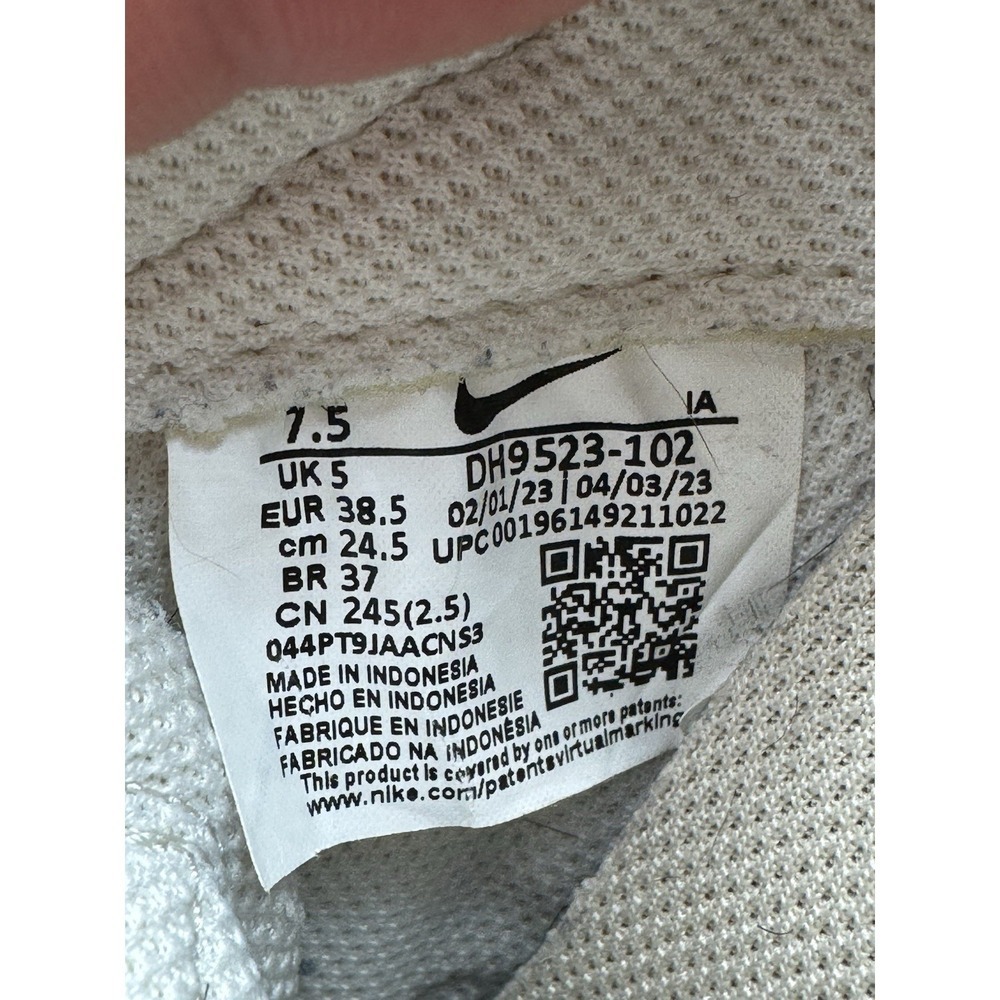Nike WMNS Waffle Debut [DH9523-102] Women Casual Shoes Sanddrift/Black Sz 7.5 - Picture 12 of 12
